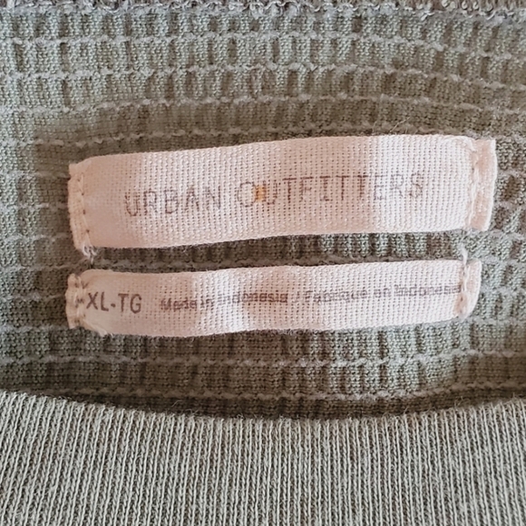 FINAL PRICE 🔥Urban outfitters oversized wide sleeve top size XL - Picture 4 of 10